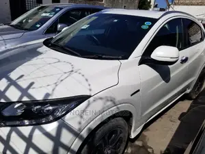 Honda Vezel 1.5 Hybrid 2WD 2015 White