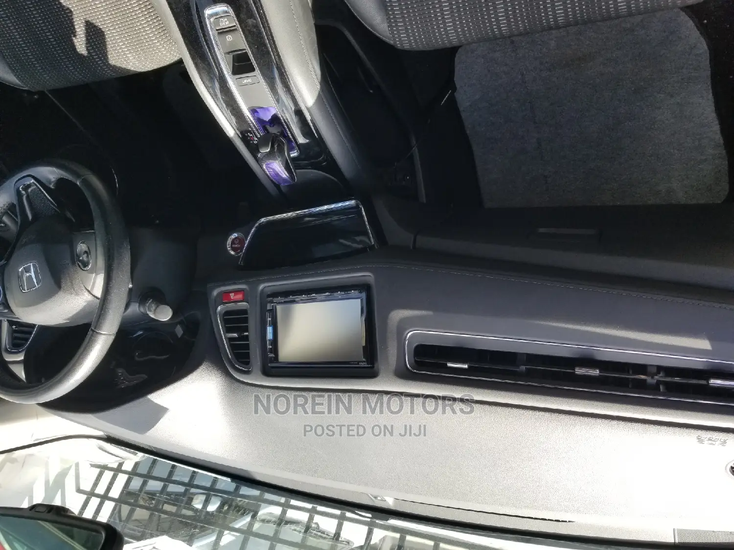 Honda Vezel 1.5 Hybrid 2WD 2015 White