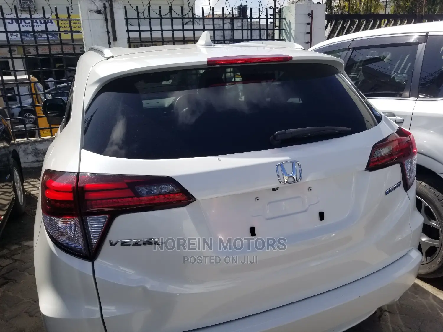 Honda Vezel 1.5 Hybrid 2WD 2015 White