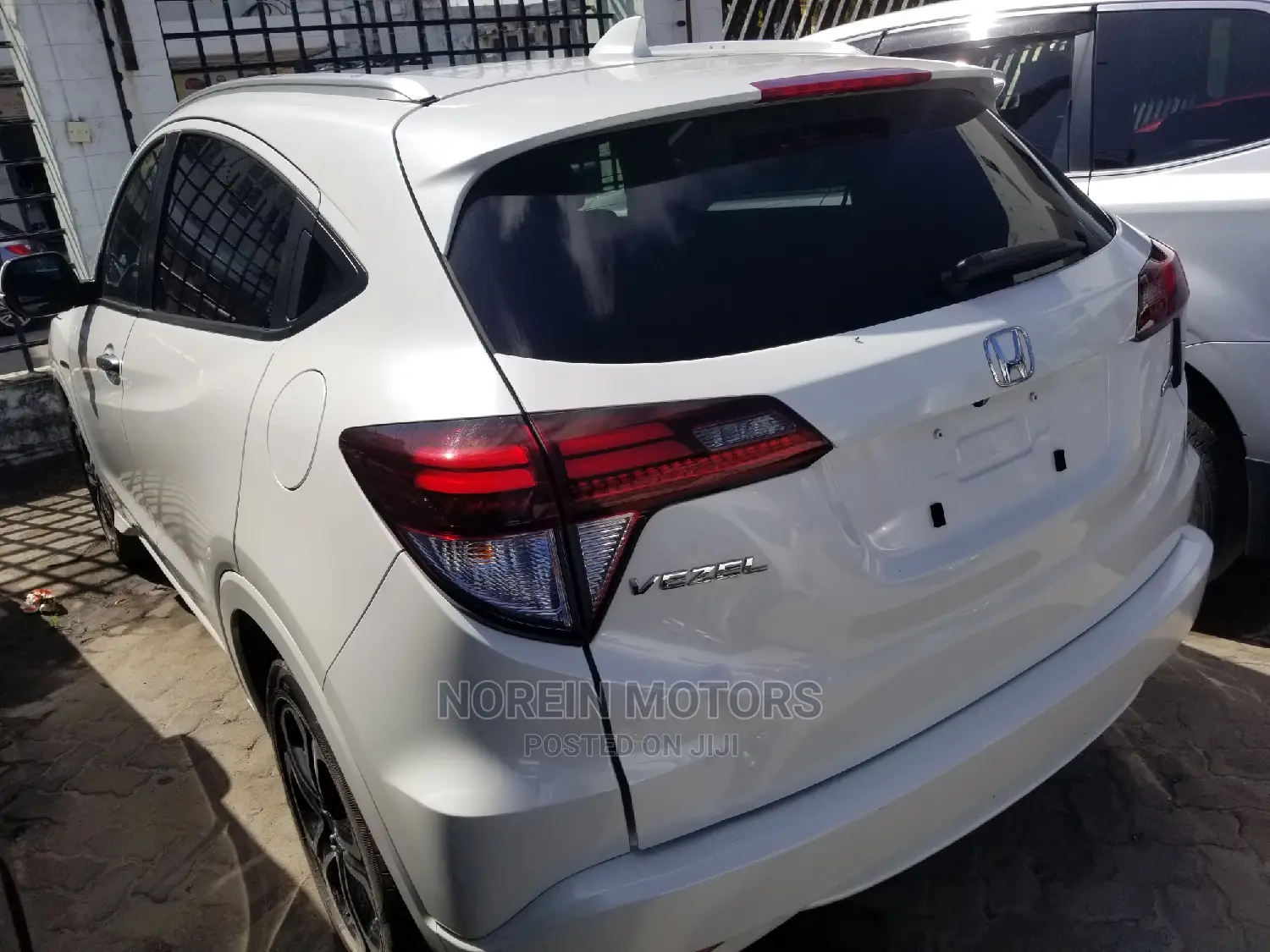 Honda Vezel 1.5 Hybrid 2WD 2015 White