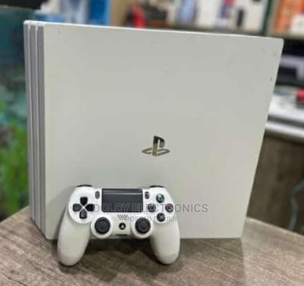 Playstation 4 Pro 1tb - main view