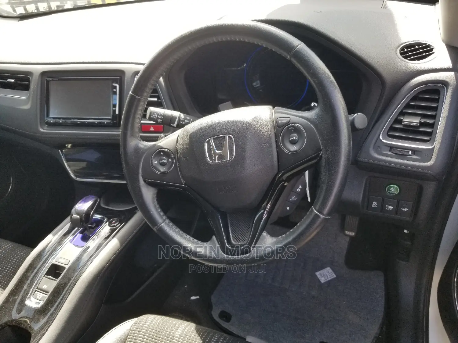 Honda Vezel 1.5 Hybrid 2WD 2015 White
