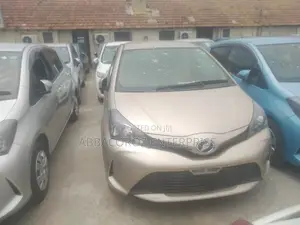 Toyota Vitz 1.0 FWD 3dr 2015 Silver