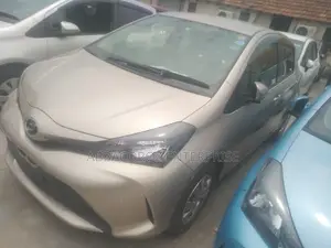 Toyota Vitz 1.0 FWD 3dr 2015 Silver