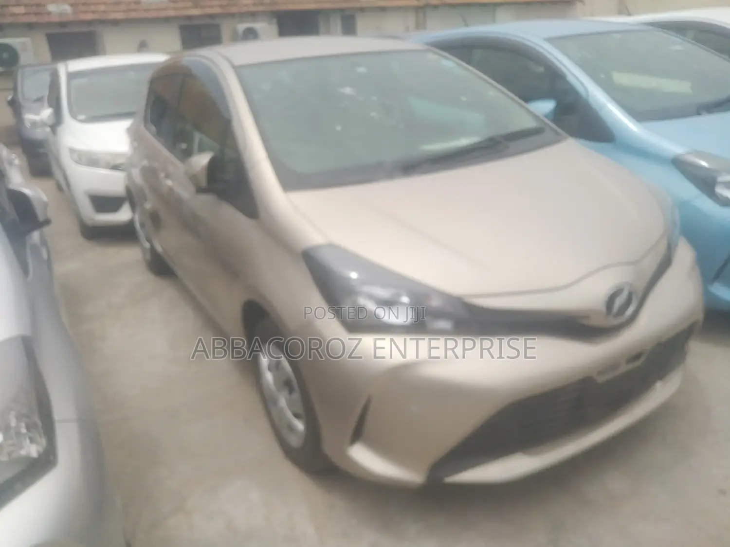 Toyota Vitz 1.0 FWD 3dr 2015 Silver