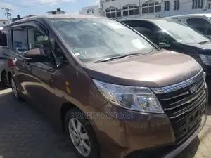 Toyota Noah 2.0 FWD (7 Seater) 2015 Brown