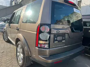 Land Rover Discovery 2016 Brown