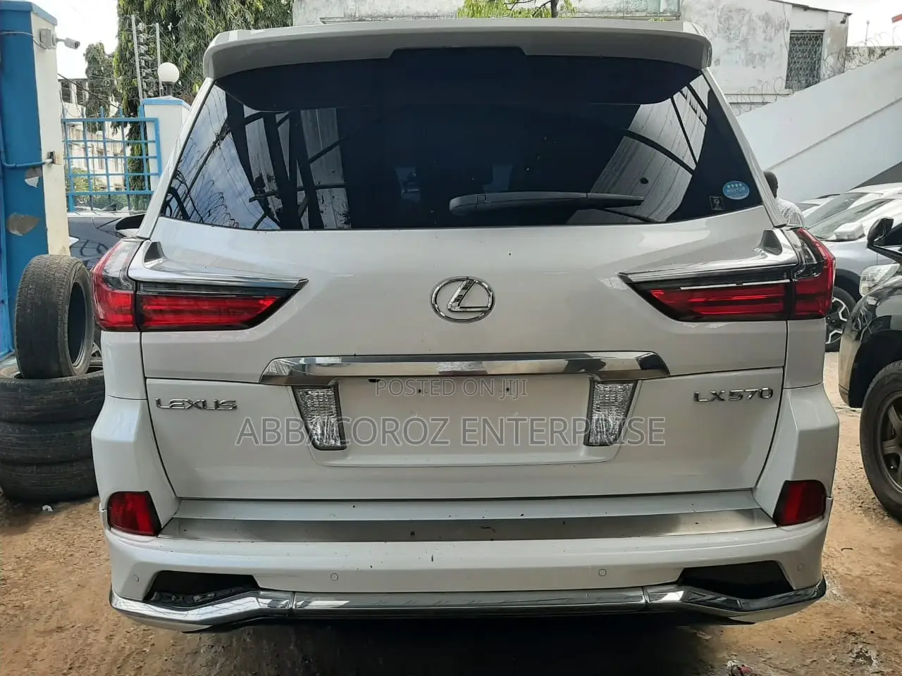 Lexus LX 570 AWD 2016 White