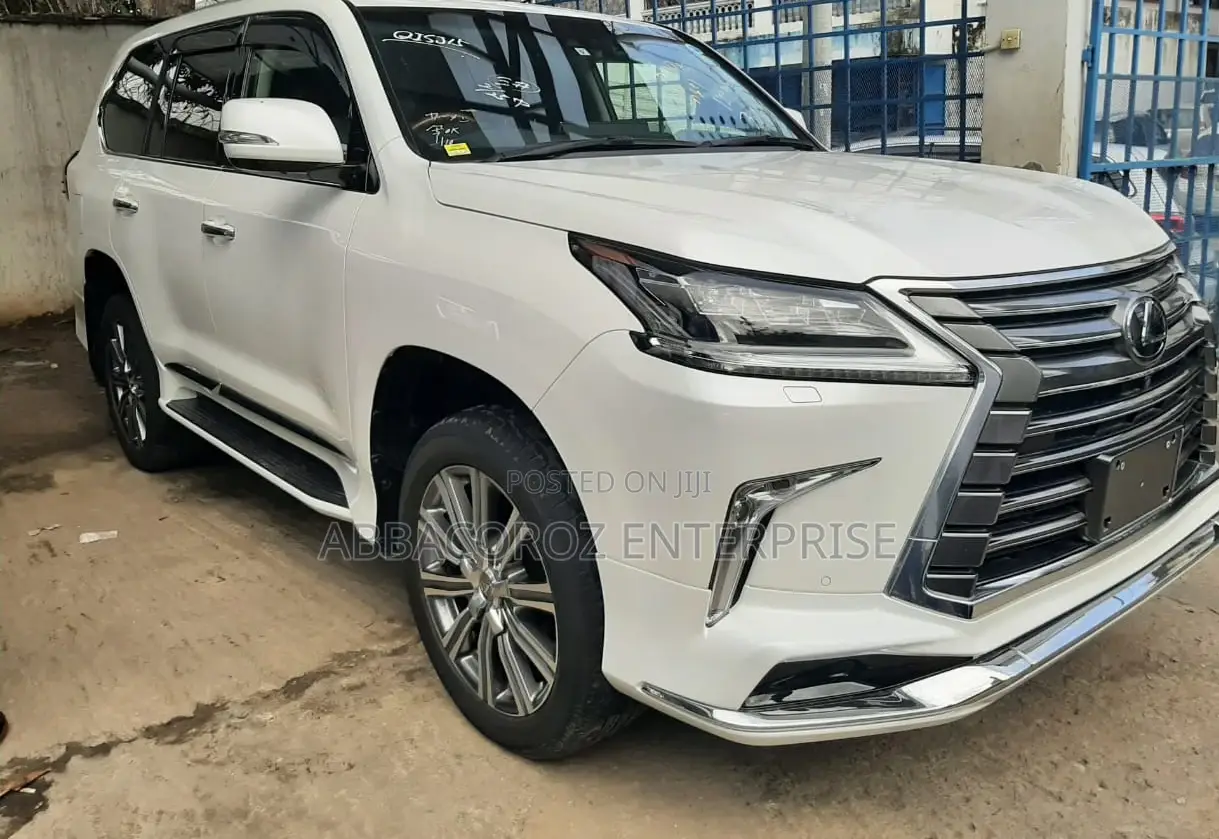 Lexus LX 570 AWD 2016 White