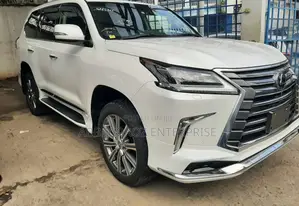 Lexus LX 570 AWD 2016 White