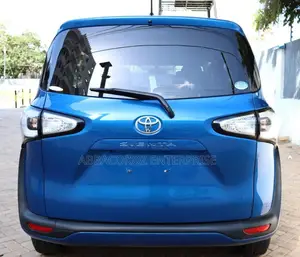 Toyota Sienta 2015 Blue