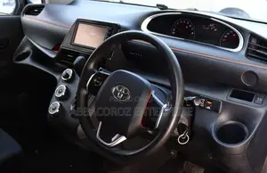 Toyota Sienta 2015 Blue