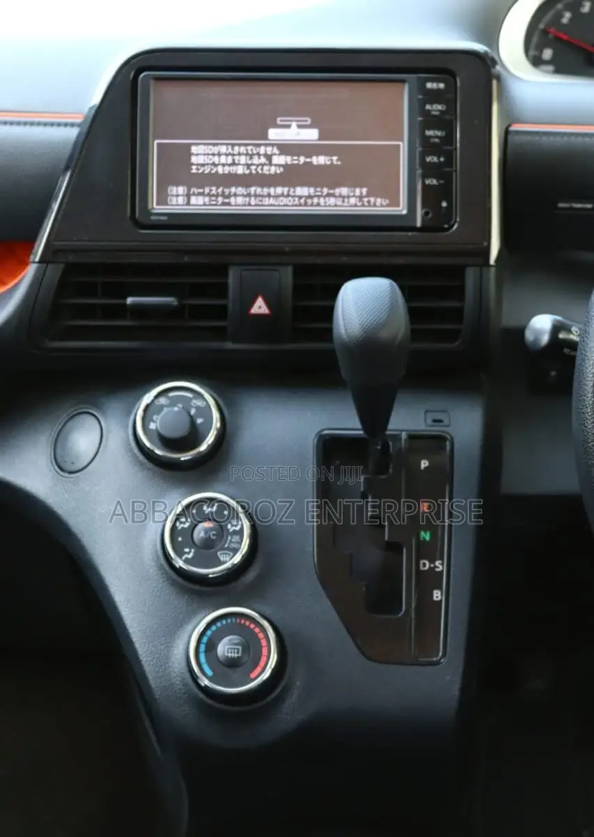 Toyota Sienta 2015 Blue