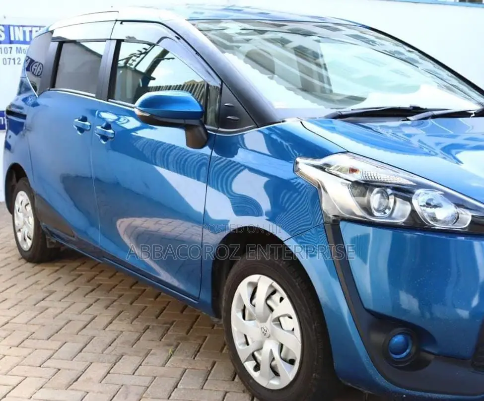 Toyota Sienta 2015 Blue