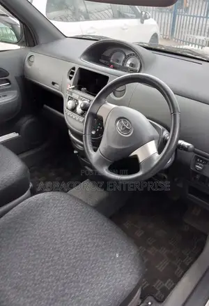 Toyota Sienta 2015 White