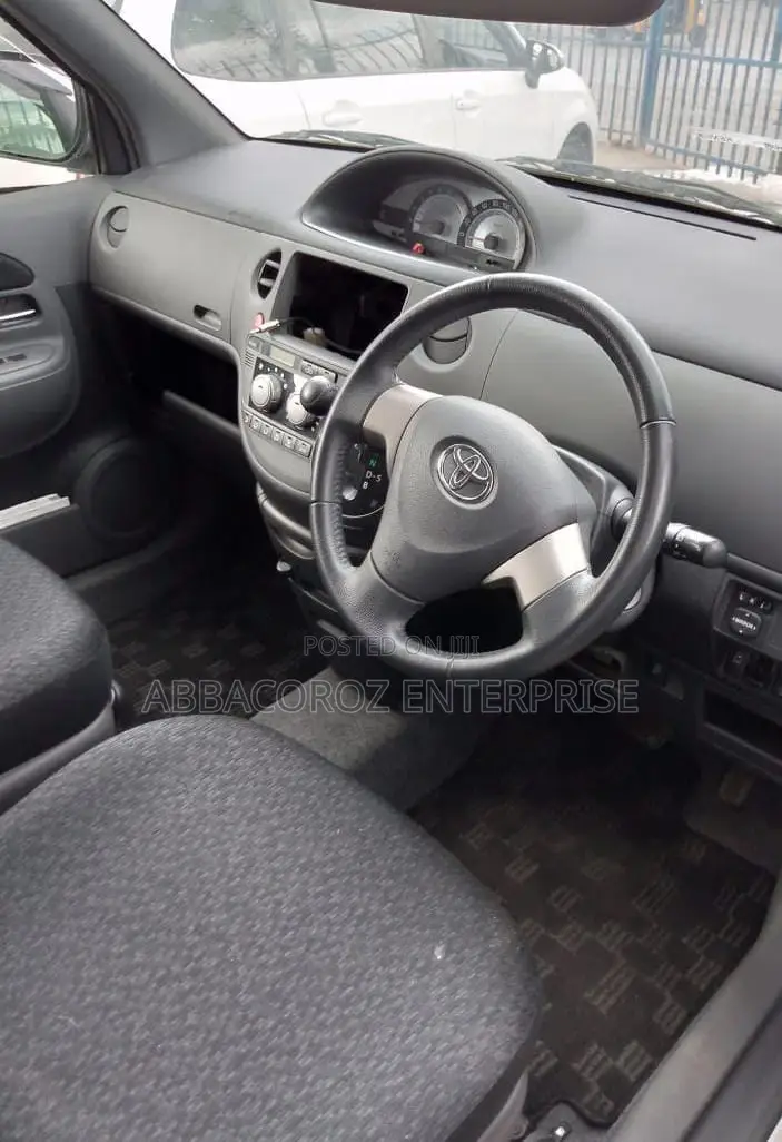 Toyota Sienta 2015 White