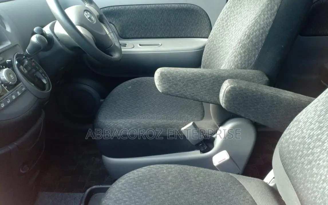 Toyota Sienta 2015 White