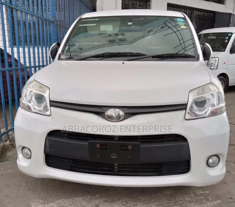 Toyota Sienta 2015 White