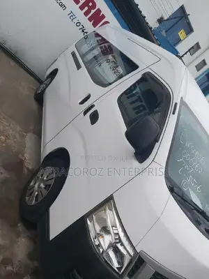 Nissan Caravan (Urvan) 2015 White