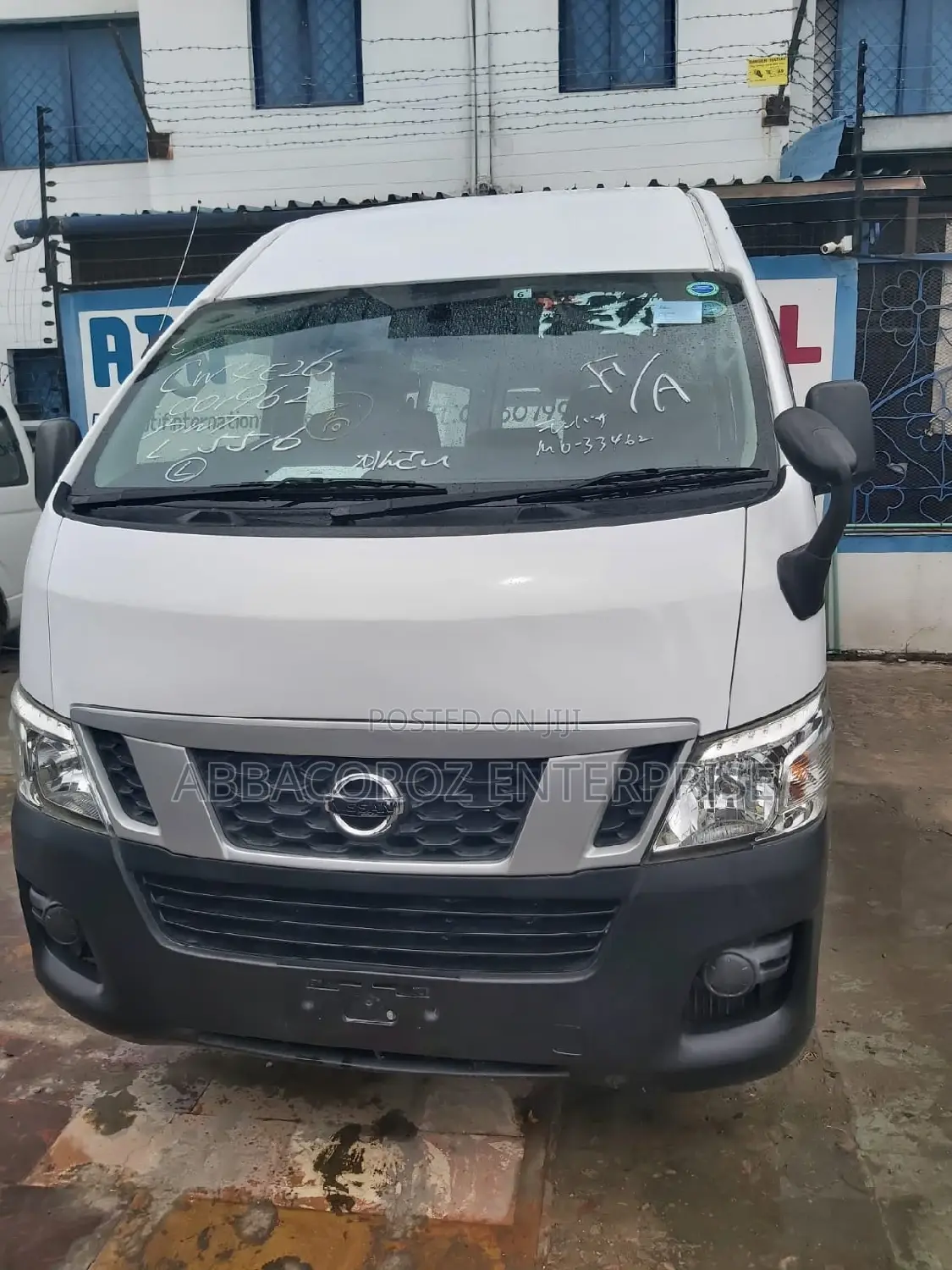 Nissan Caravan (Urvan) 2015 White