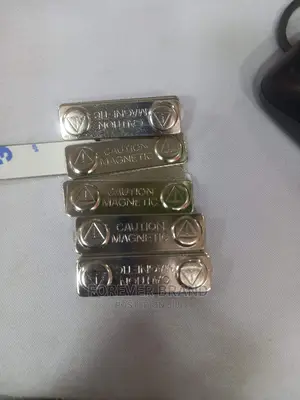 Nametags Magnets