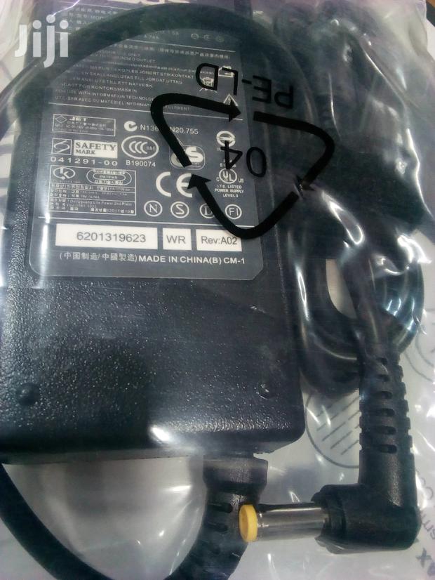 Asus Charger 19v - main view