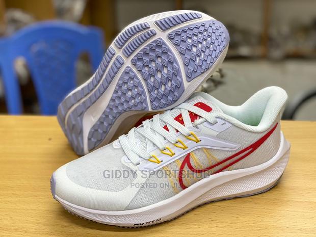 Pegasus 39 Running Shoe - main view