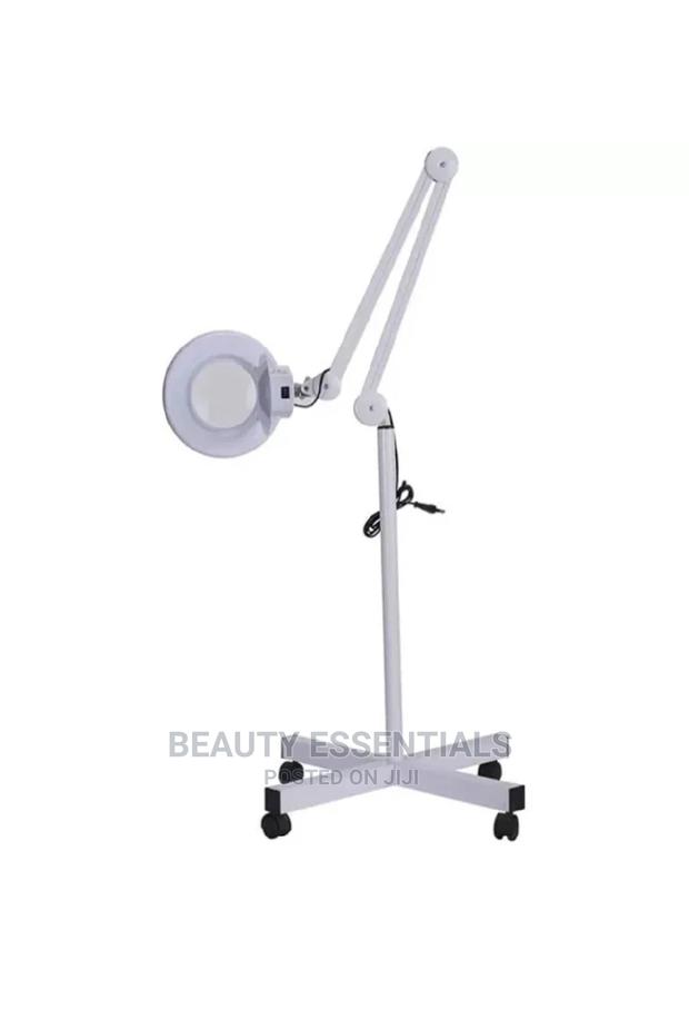 5x Esthetician Magnifying Lamp - main view