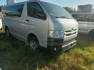 Toyota HiAce 2016 Silver