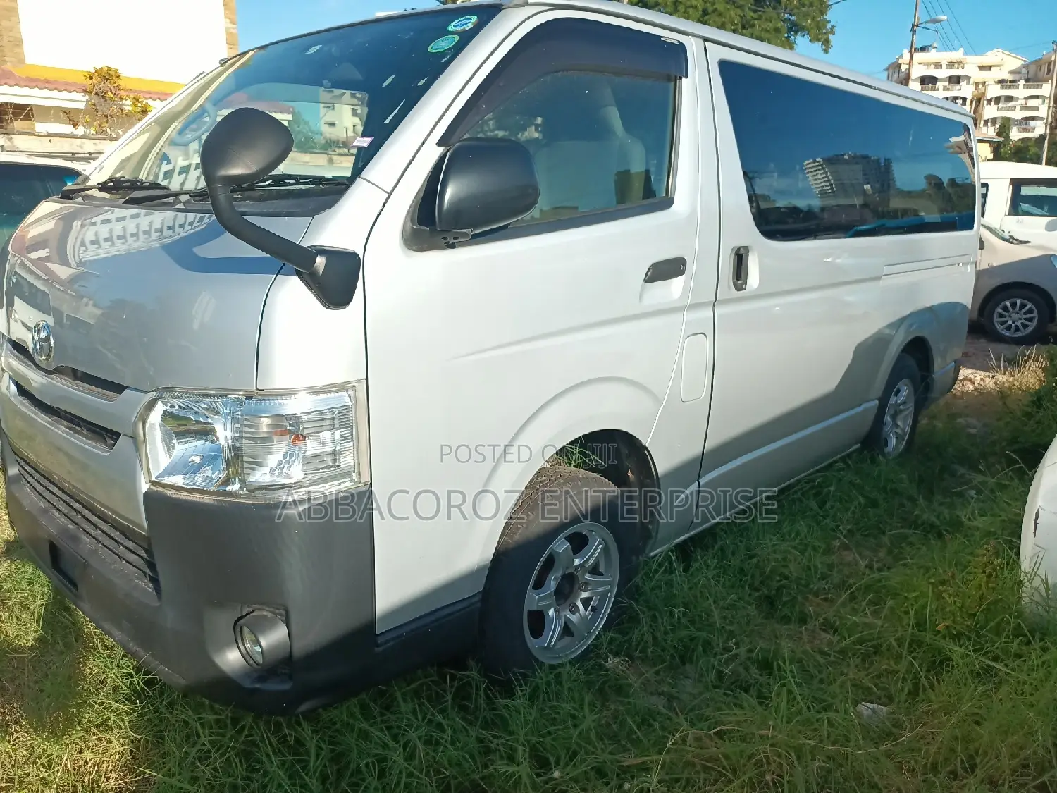 Toyota HiAce 2016 Silver