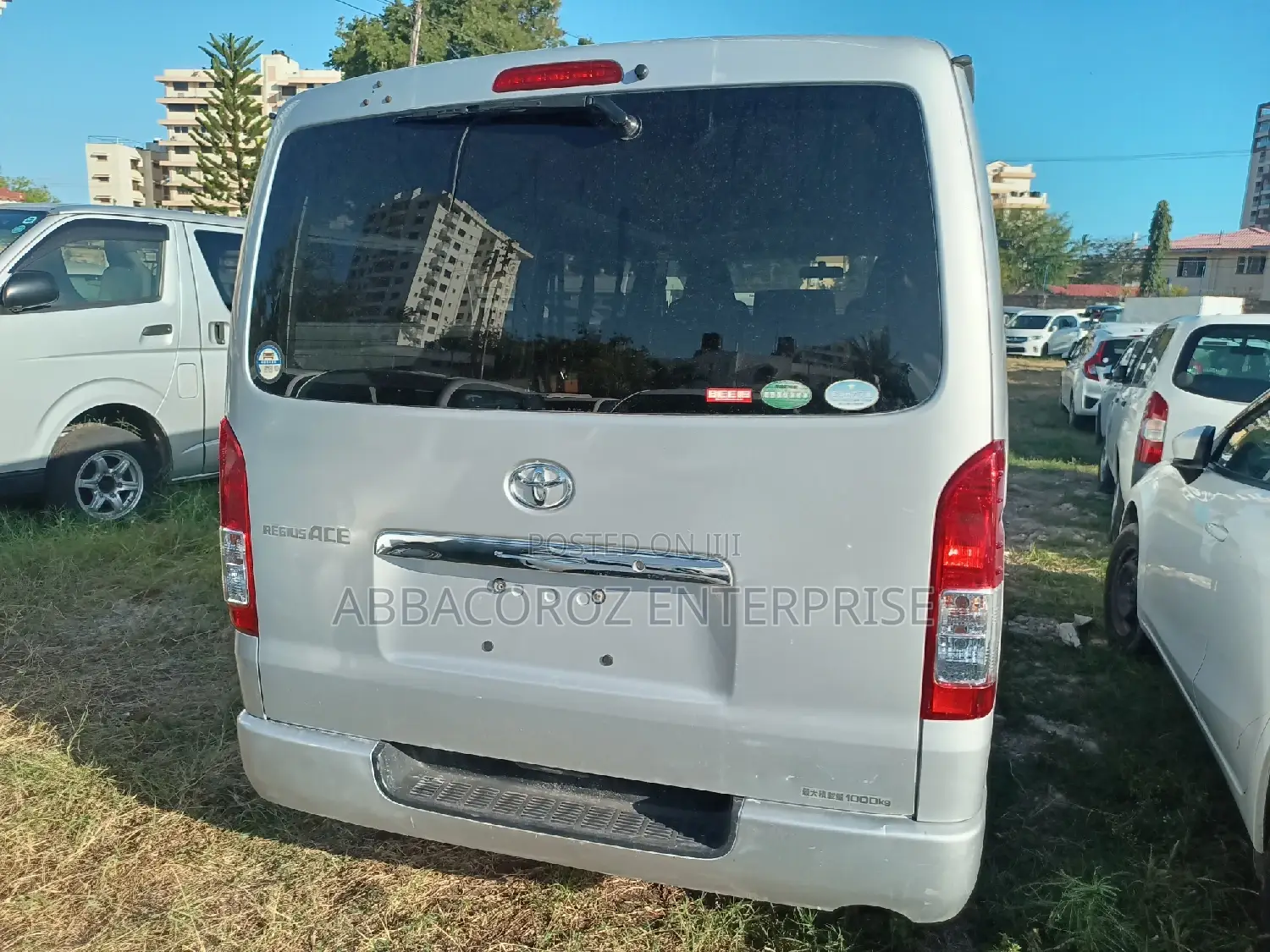 Toyota HiAce 2016 Silver