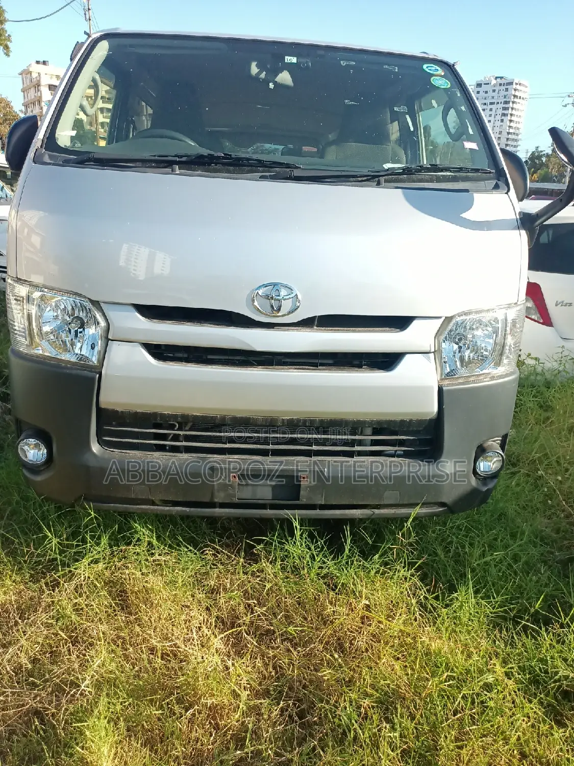 Toyota HiAce 2016 Silver