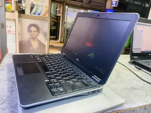 Laptop Dell Latitude E7240 4GB Intel Core I5 SSD 128GB