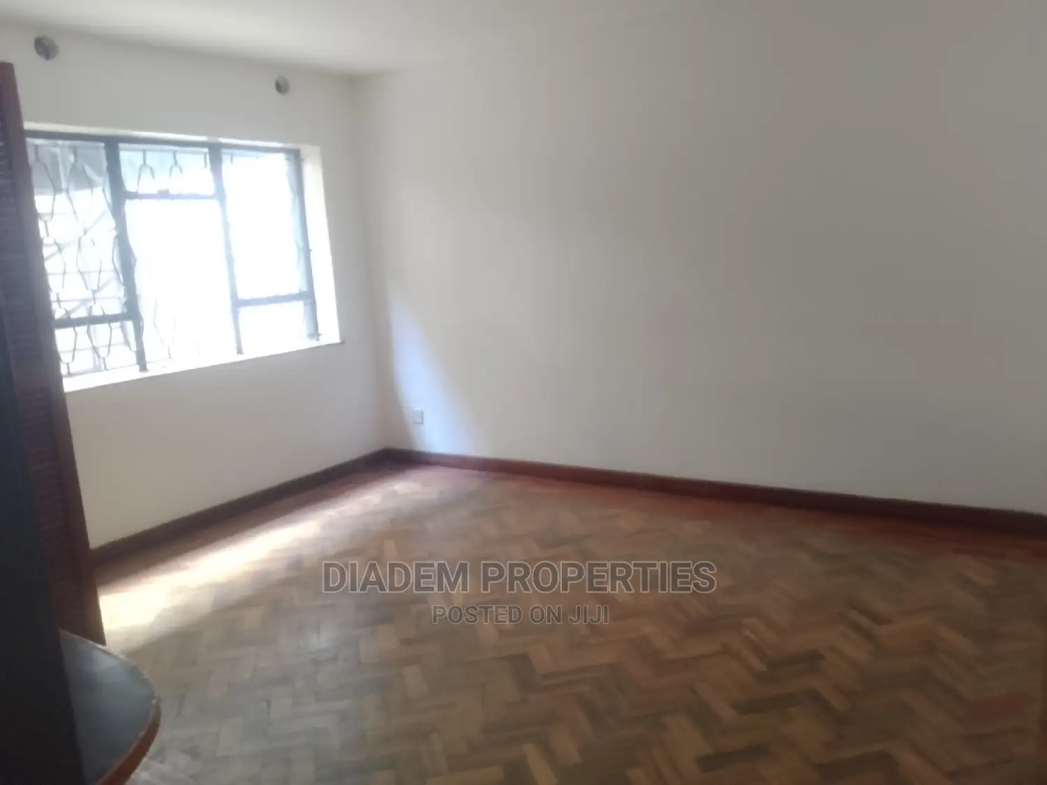 Commercial Maissionette to Let in Riara Rd