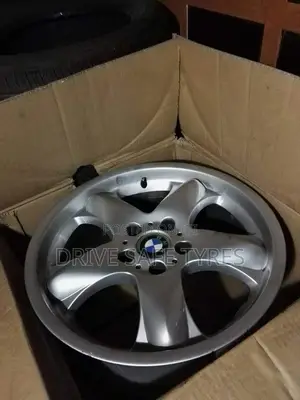 17 Inch Bmw Original Rims ( Japan)