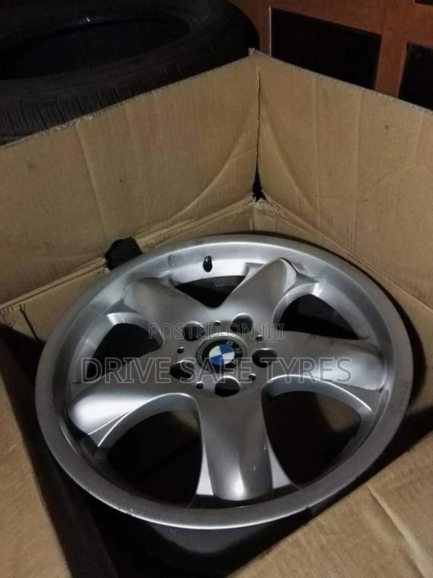 17 Inch Bmw Original Rims ( Japan)