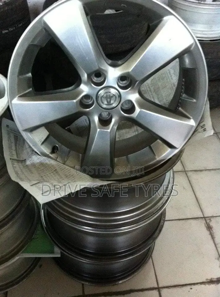 18 Inch Lexus Hybrid Original Rims Set (Japan)