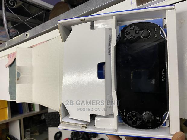 Sony Psvita , Clean Chipped - thumbnail 2