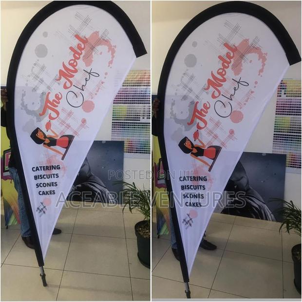 4.5 Teardrop Banners
