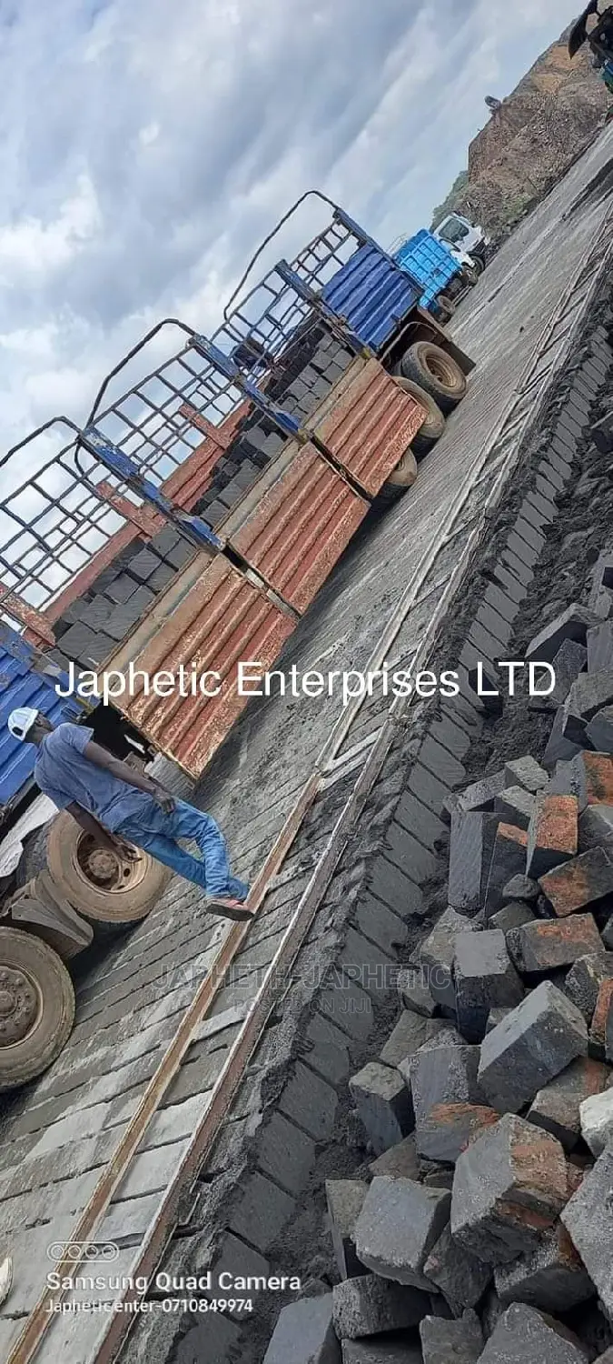 Machine Cut Stones,Ndarugo*:;