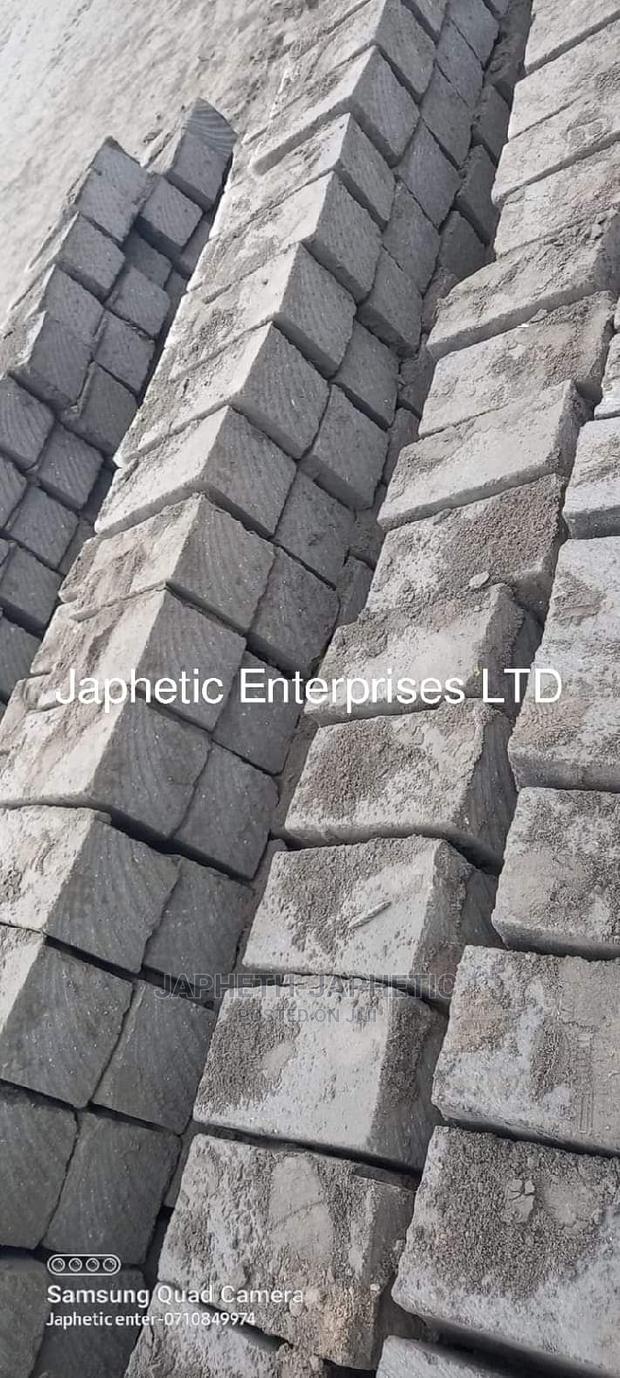 Machine Cut Stones,Ndarugo*:; - main view