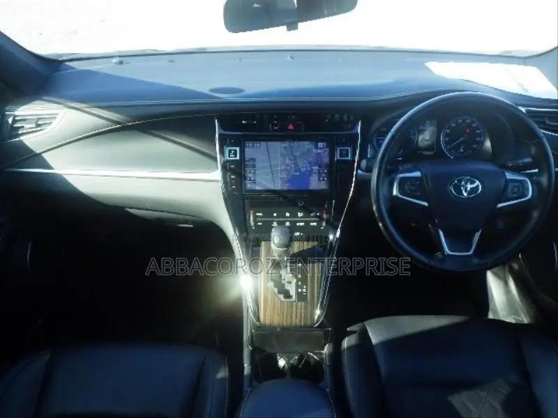 Toyota Harrier 2.5 Hybrid 4WD 2015 Pearl