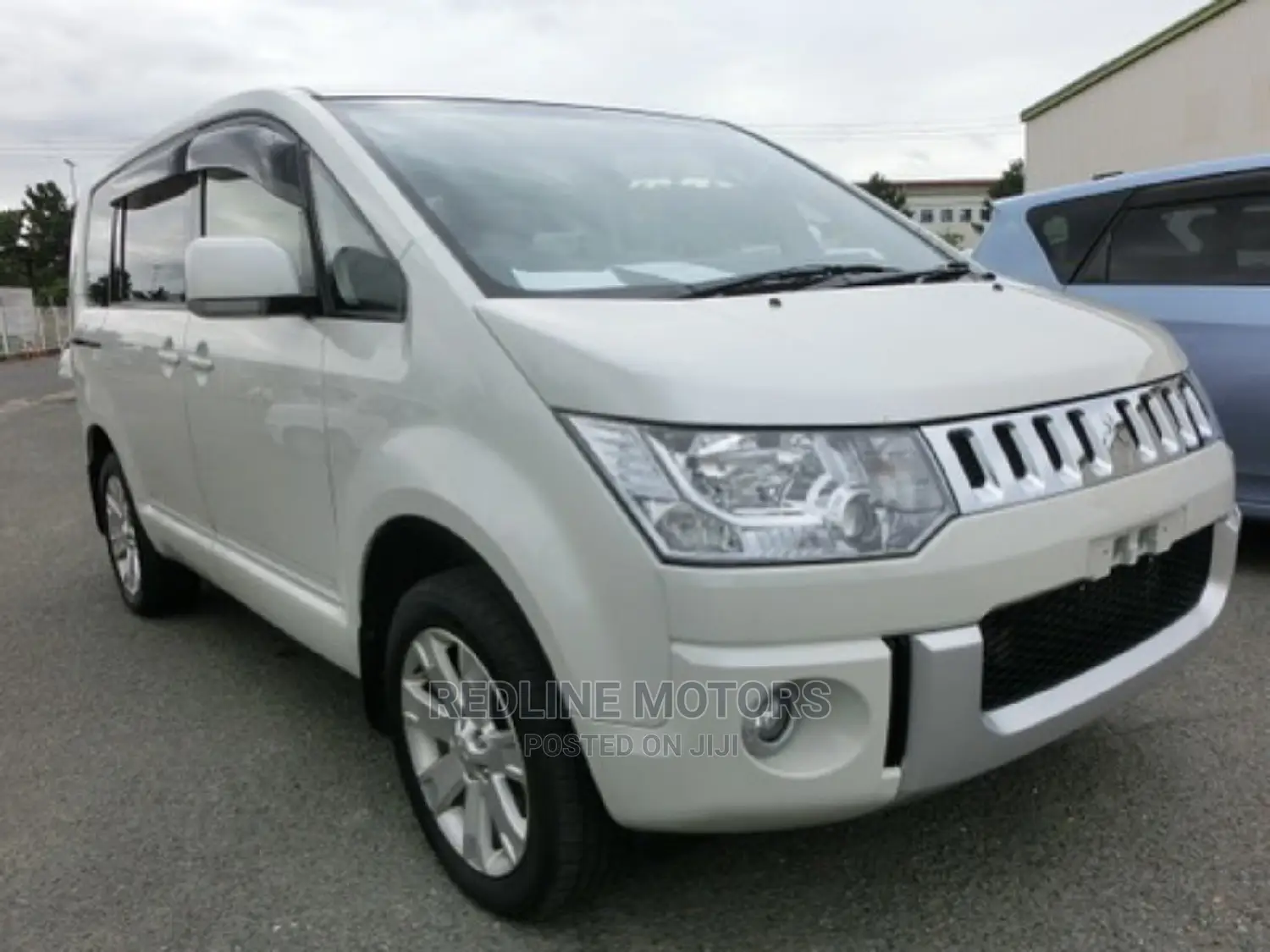 Mitsubishi Delica 2016 White