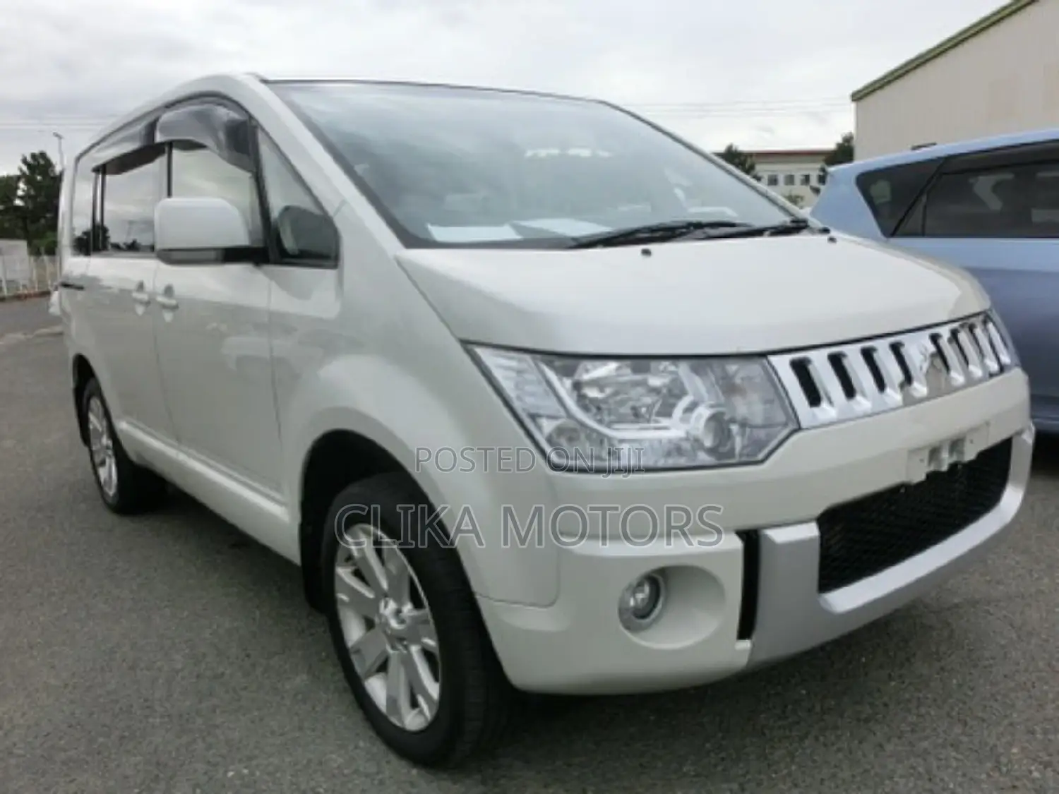 Mitsubishi Delica 2016 White