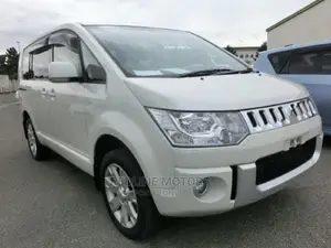 Mitsubishi Delica 2016 White