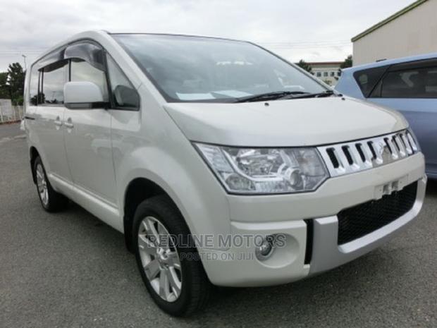 Mitsubishi Delica 2016 White - thumbnail 2