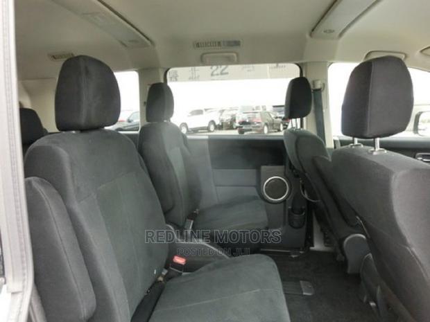 Mitsubishi Delica 2016 White - thumbnail 4