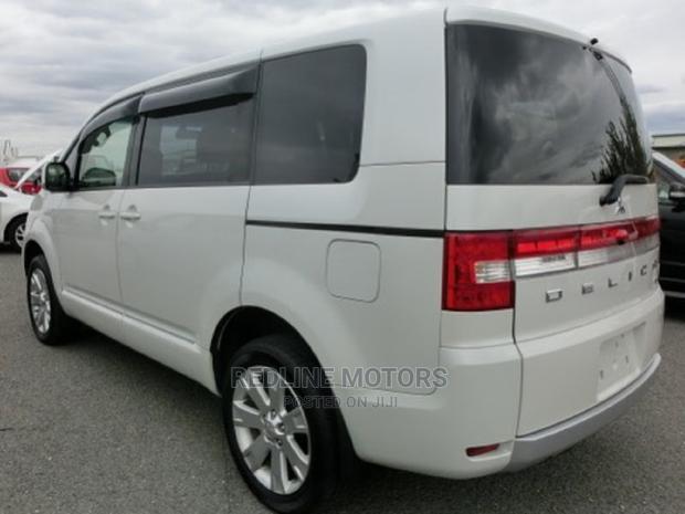 Mitsubishi Delica 2016 White - thumbnail 6