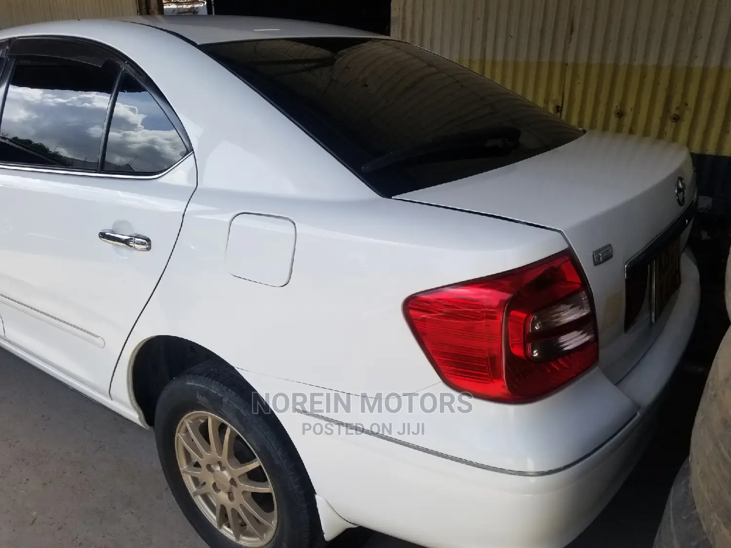 Toyota Premio 1.8 AWD 2013 White