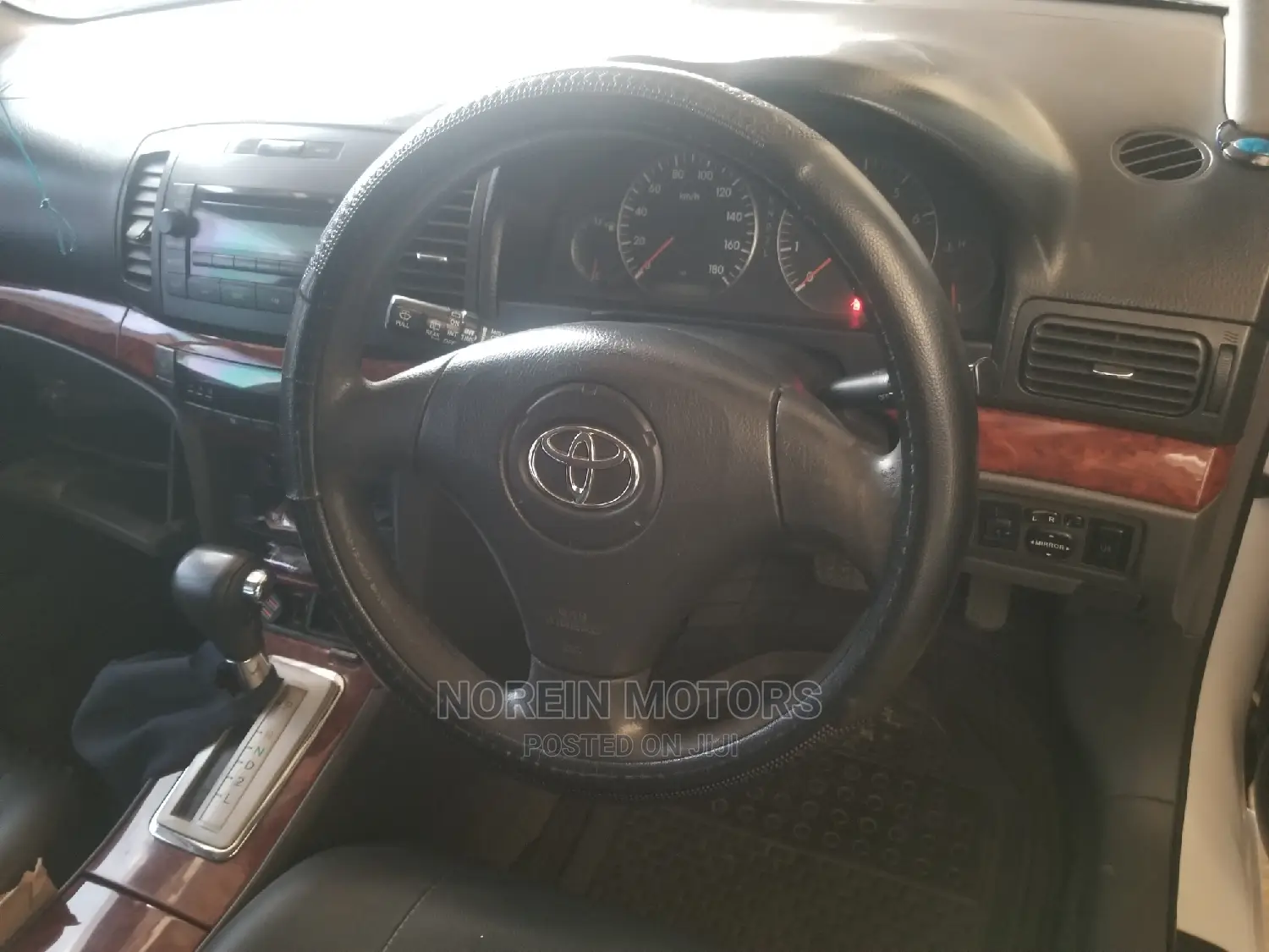 Toyota Premio 1.8 AWD 2013 White